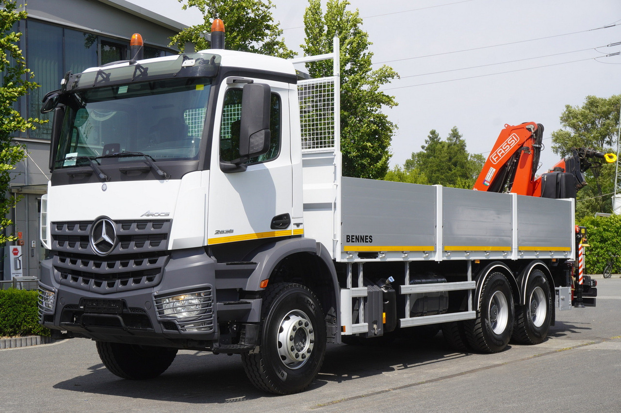 MERCEDES-BENZ Arocs 2633 flatbed truck / Crane FASSI F155A.0.23 / REMOTE CONTROL / 230,000 km - Dropside/ Flatbed truck, Crane truck: picture 2 MERCEDES-BENZ Arocs 2633 flatbed truck / Crane FASSI F155A.0.23 / REMOTE CONTROL / 230,000 km - Dropside/ Flatbed truck, Crane truck: picture 2
