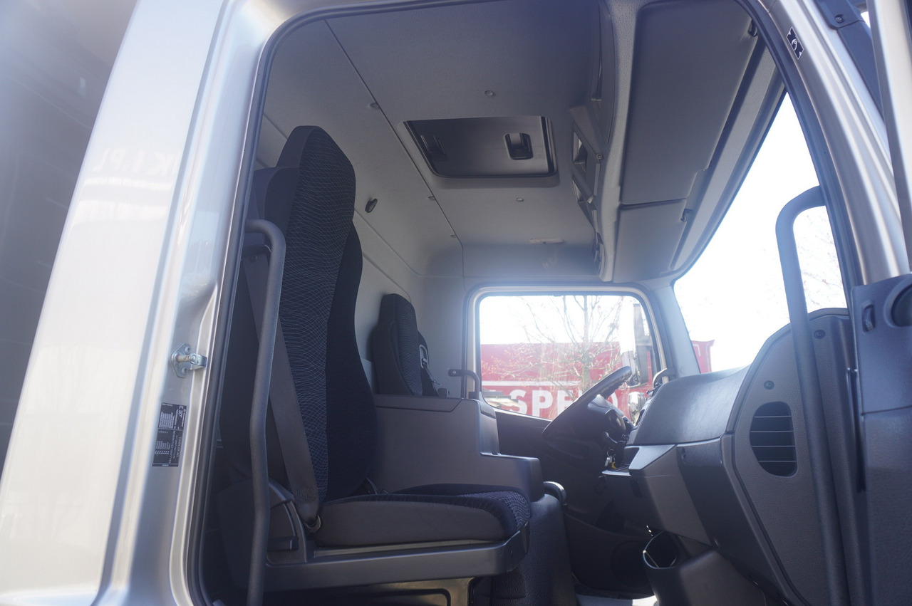 Box truck MERCEDES-BENZ Atego 818 / Box superstructure / DAUTEL tailgate 1.5 T: picture 24