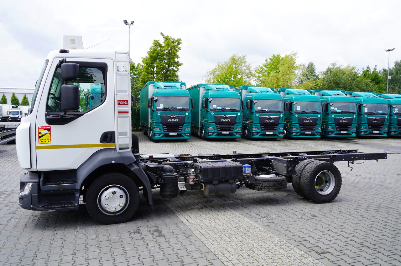 RENAULT D12 / Chassis 5.6 m / Differential lock / 160 tho. km - Cab chassis truck: picture 3 RENAULT D12 / Chassis 5.6 m / Differential lock / 160 tho. km - Cab chassis truck: picture 3