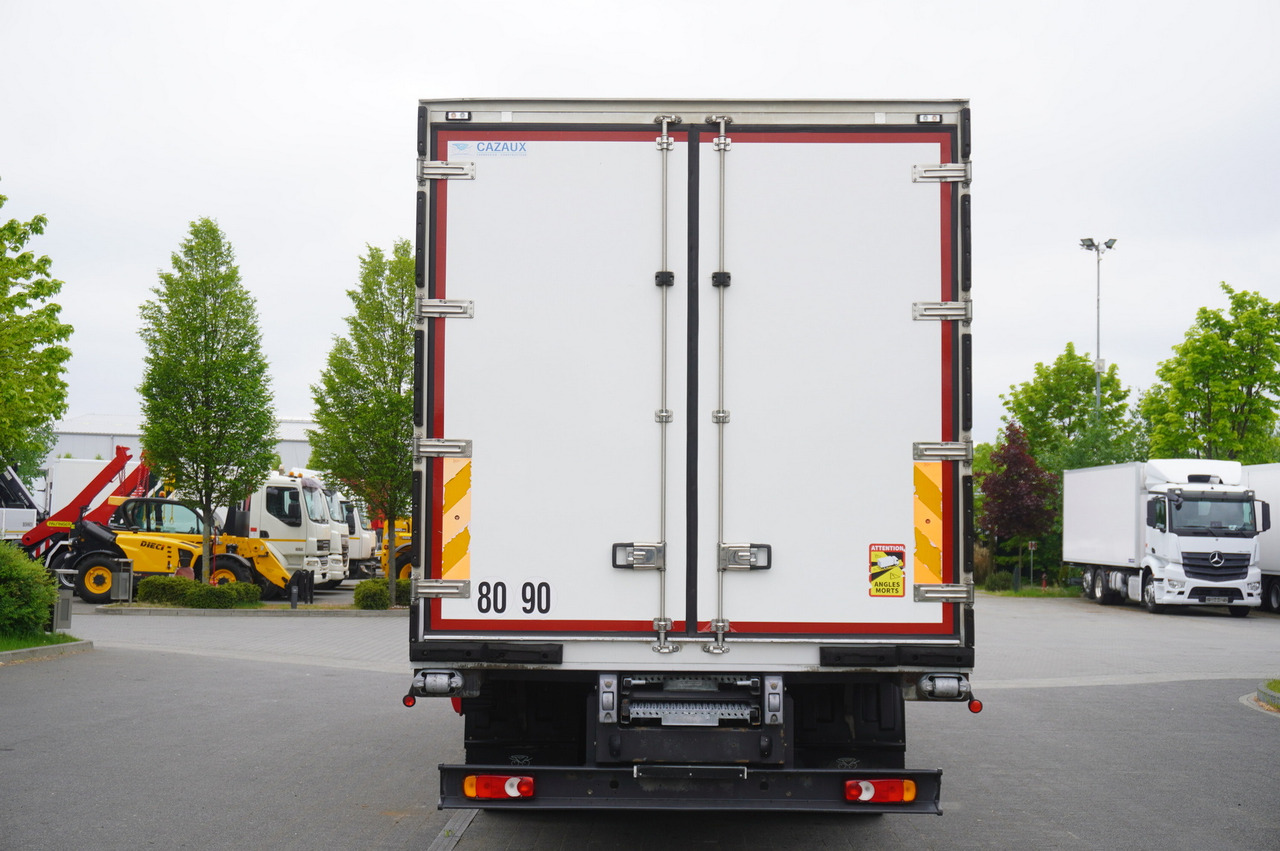 RENAULT D13 / 140 tho km !!! / Meat hook refrigerator / Thermoking T800R / 2 units - Refrigerator truck: picture 4 RENAULT D13 / 140 tho km !!! / Meat hook refrigerator / Thermoking T800R / 2 units - Refrigerator truck: picture 4