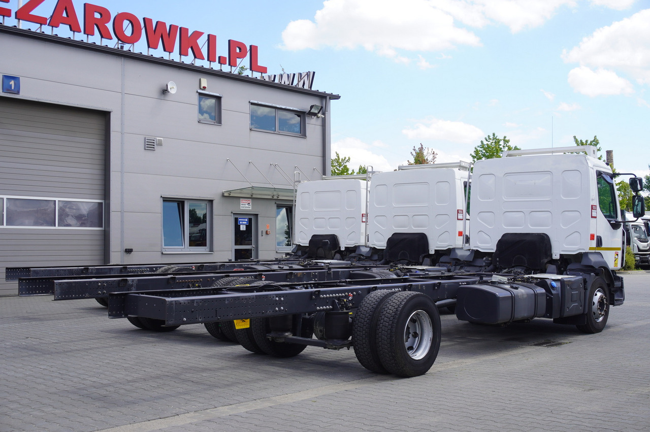 RENAULT D16 / Chassis 7.5 m / Differential lock / 170 tho. km / 3 units - Container transporter/ Swap body truck: picture 3 RENAULT D16 / Chassis 7.5 m / Differential lock / 170 tho. km / 3 units - Container transporter/ Swap body truck: picture 3