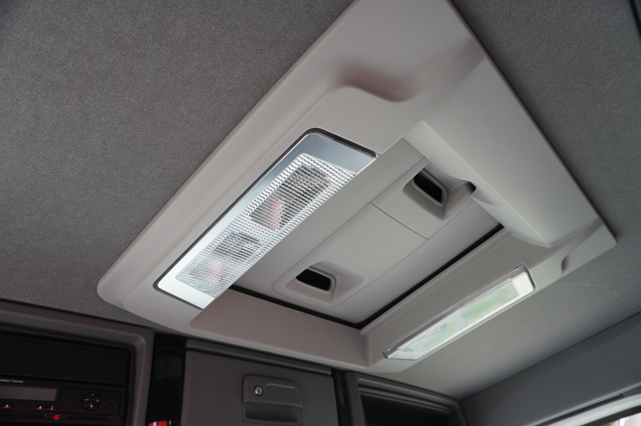 Tipper, Crane truck RENAULT K380 6×4 / FASSI F175 crane 7.85 t / 120 thousand km! / 2-sided tipper: picture 30 Tipper, Crane truck RENAULT K380 6×4 / FASSI F175 crane 7.85 t / 120 thousand km! / 2-sided tipper: picture 30