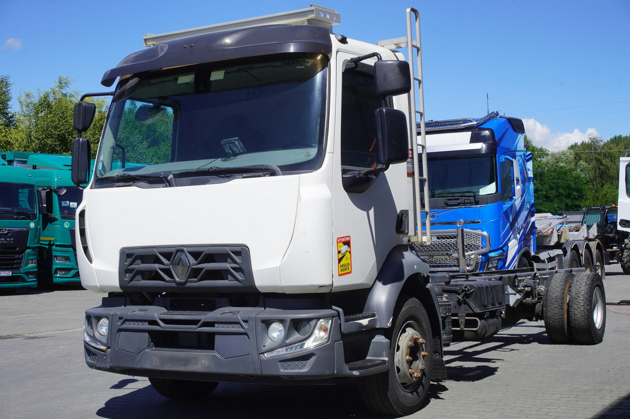 RENAULT Renault D16 / frame 7.3 m / Differential lock / 3 units - Container transporter/ Swap body truck: picture 3 RENAULT Renault D16 / frame 7.3 m / Differential lock / 3 units - Container transporter/ Swap body truck: picture 3