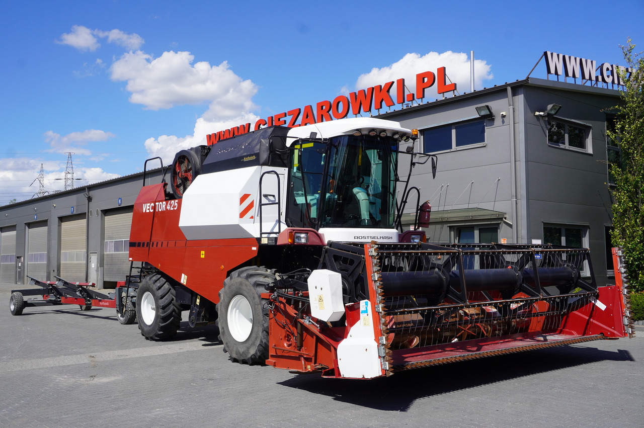 ROSTSELMASH VECTOR 425 RSM-101 grain harvester + Header 5 m + rapeseed harvesting extension / 2300 MTH - Combine harvester: picture 3 ROSTSELMASH VECTOR 425 RSM-101 grain harvester + Header 5 m + rapeseed harvesting extension / 2300 MTH - Combine harvester: picture 3