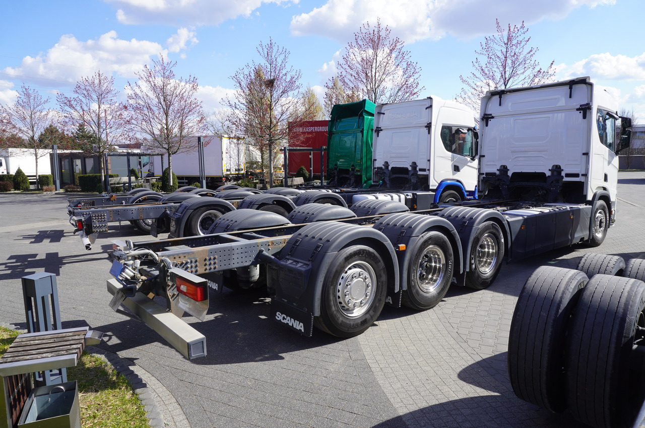SCANIA R650 V8 / 650 HP/ frame 8.8 m / steered 4th axis / 20 units - Crane truck: picture 5 SCANIA R650 V8 / 650 HP/ frame 8.8 m / steered 4th axis / 20 units - Crane truck: picture 5