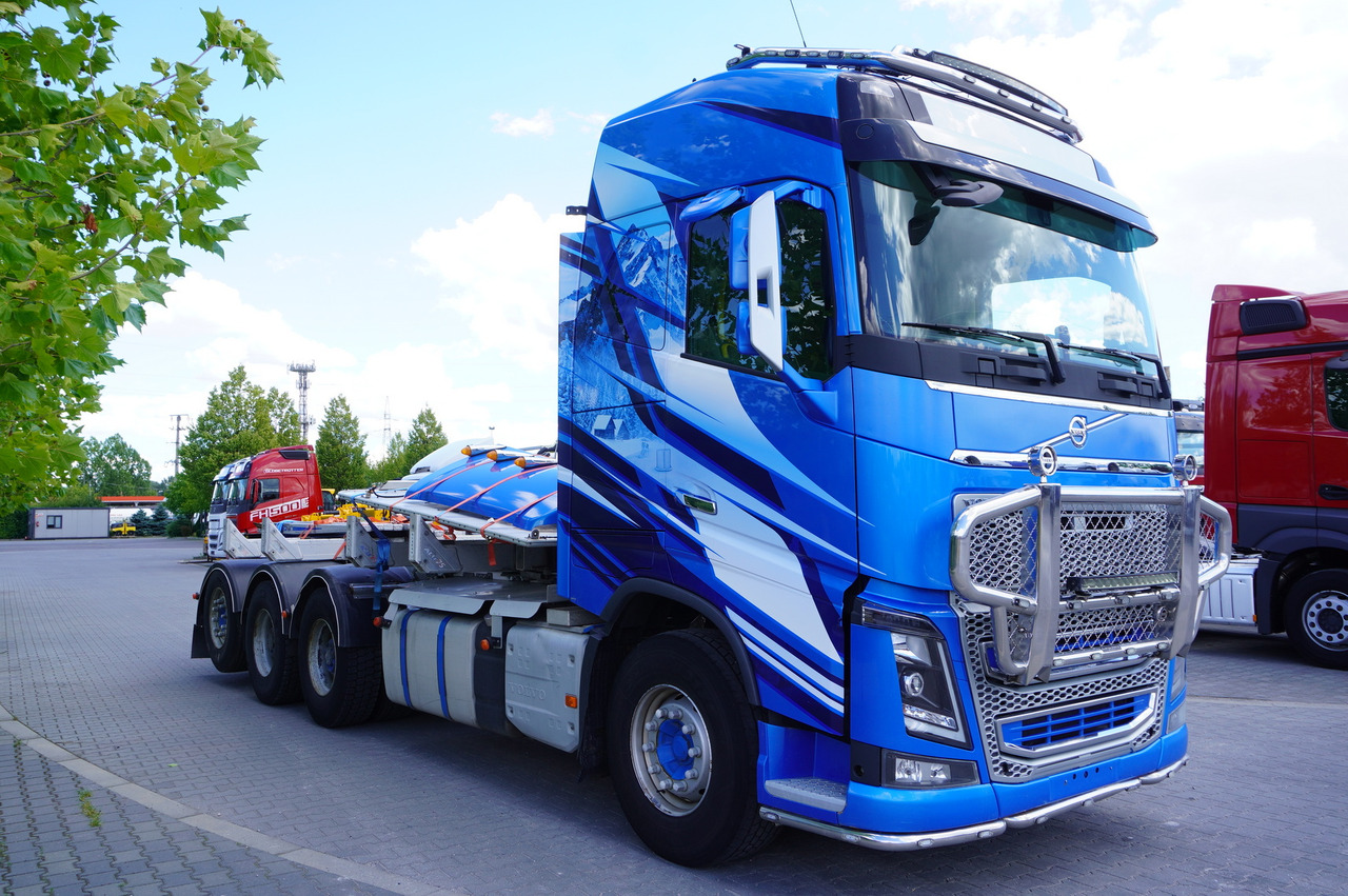 VOLVO FH16 750 8x4 / ALUCAR stanchion superstructure / 7.6 m chassis / Steered axle - Log truck: picture 4 VOLVO FH16 750 8x4 / ALUCAR stanchion superstructure / 7.6 m chassis / Steered axle - Log truck: picture 4