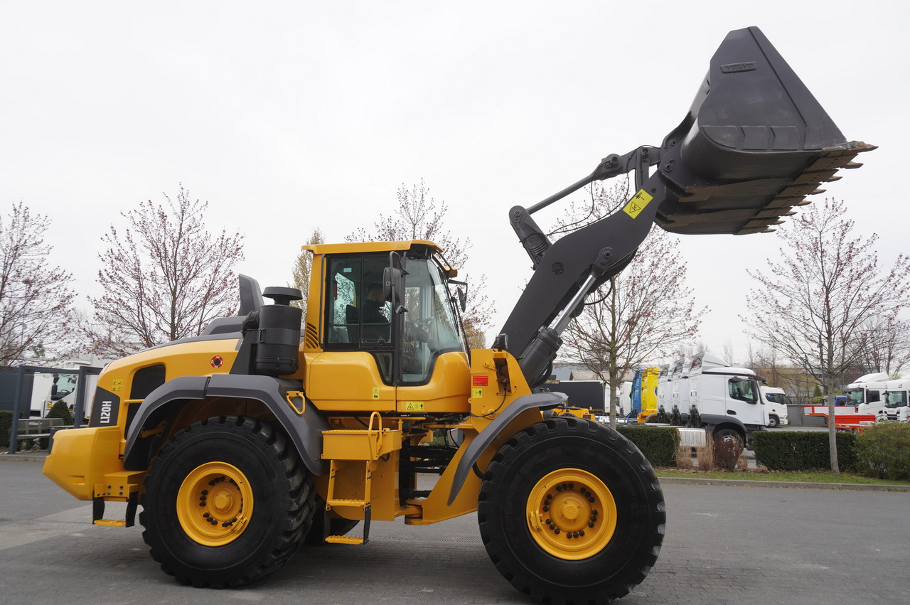 VOLVO L120H - Wheel loader: picture 5 VOLVO L120H - Wheel loader: picture 5