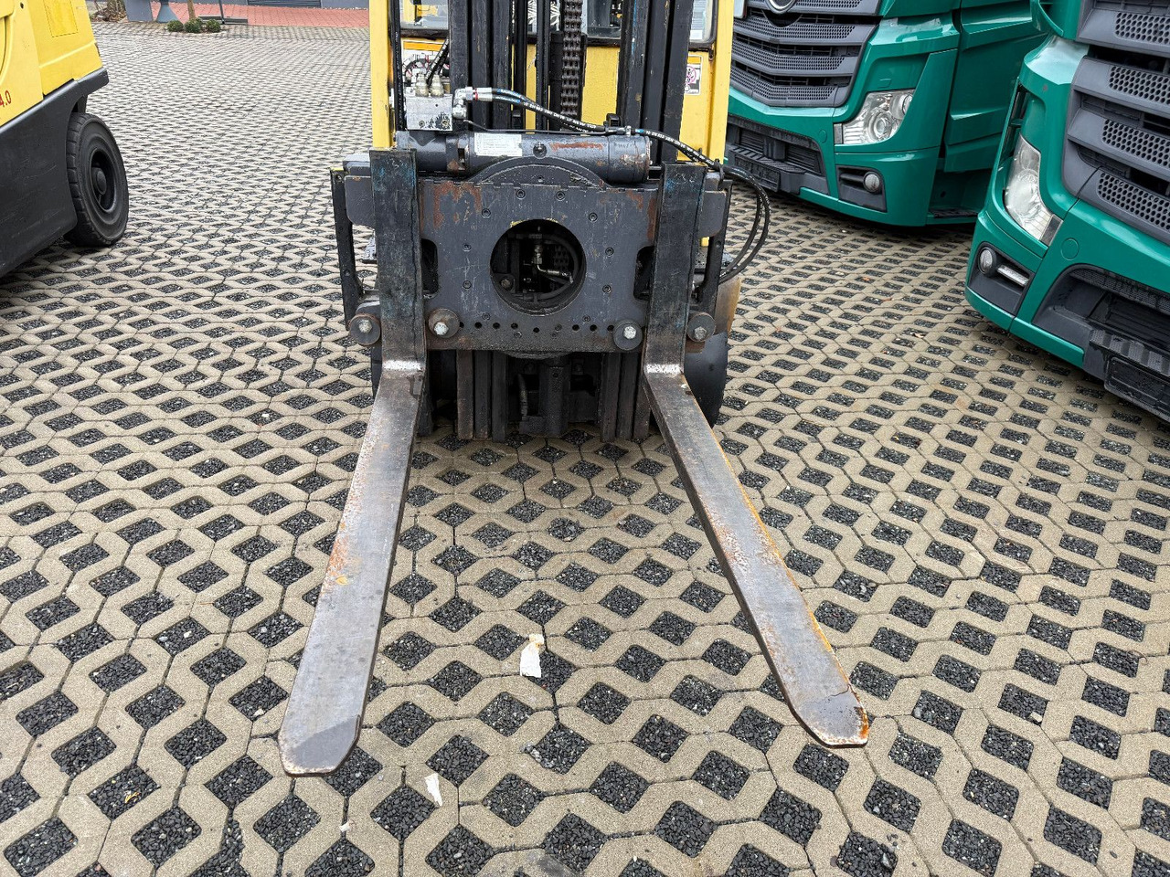 Hyster H1,6 FT drehbare Klammergabel Hyster H1,6 FT drehbare Klammergabel - LPG forklift: picture 2 Hyster H1,6 FT drehbare Klammergabel Hyster H1,6 FT drehbare Klammergabel - LPG forklift: picture 2