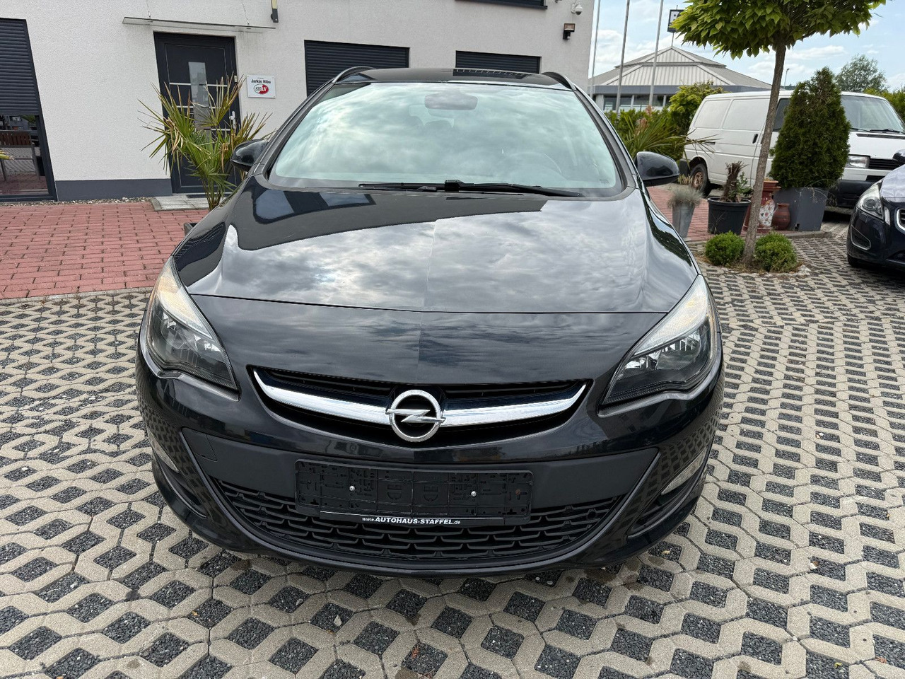 Opel Astra Sports Tourer 2.0 CDTI Sport 1 Hand - Station wagon: picture 2 Opel Astra Sports Tourer 2.0 CDTI Sport 1 Hand - Station wagon: picture 2