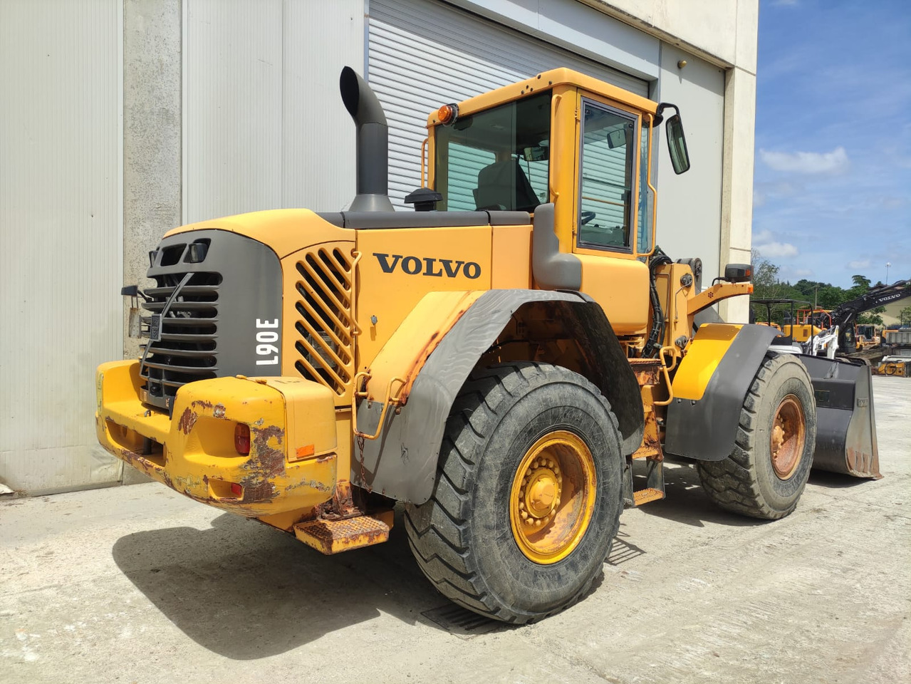 VOLVO L90E - Wheel loader: picture 4 VOLVO L90E - Wheel loader: picture 4