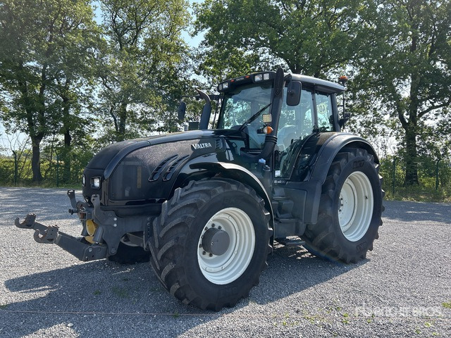 2012 Valtra T213 4WD Tractor - Farm tractor: picture 1 2012 Valtra T213 4WD Tractor - Farm tractor: picture 1