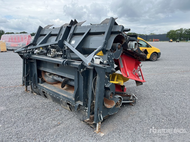 2021 Ziegler Corn Champion 8 Row Corn Combine Header - Corn header: picture 3 2021 Ziegler Corn Champion 8 Row Corn Combine Header - Corn header: picture 3