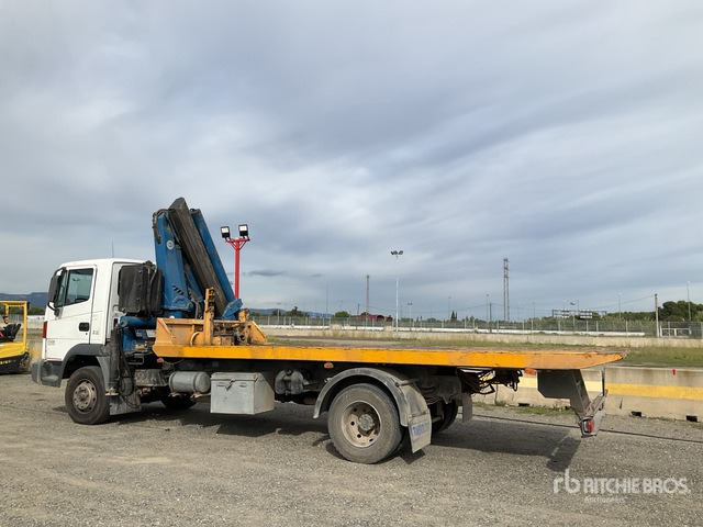2002 Nissan Atleon 210 4x2 with Crane Rollback Truck - Tow truck: picture 4 2002 Nissan Atleon 210 4x2 with Crane Rollback Truck - Tow truck: picture 4