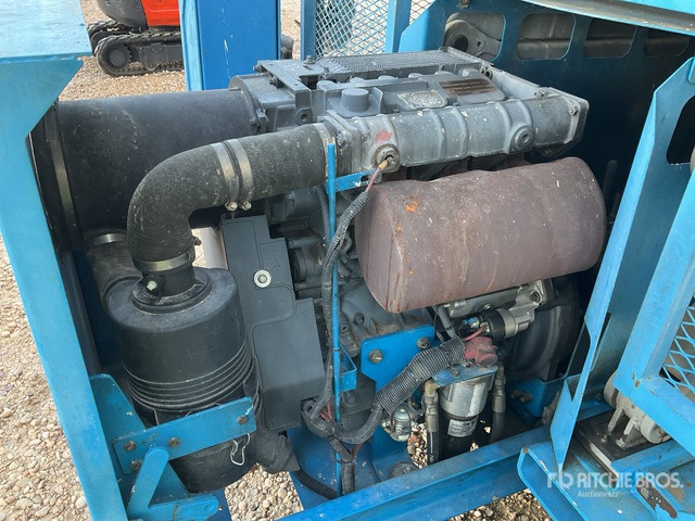 2006 Genie GS5390RT 4x4 Diesel Scissor Lift - Scissor lift: picture 4 2006 Genie GS5390RT 4x4 Diesel Scissor Lift - Scissor lift: picture 4