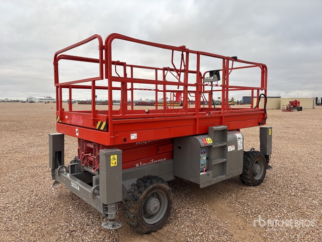2006 Haulotte H12SX 4x4 Diesel Scissor Lift - Scissor lift: picture 2 2006 Haulotte H12SX 4x4 Diesel Scissor Lift - Scissor lift: picture 2