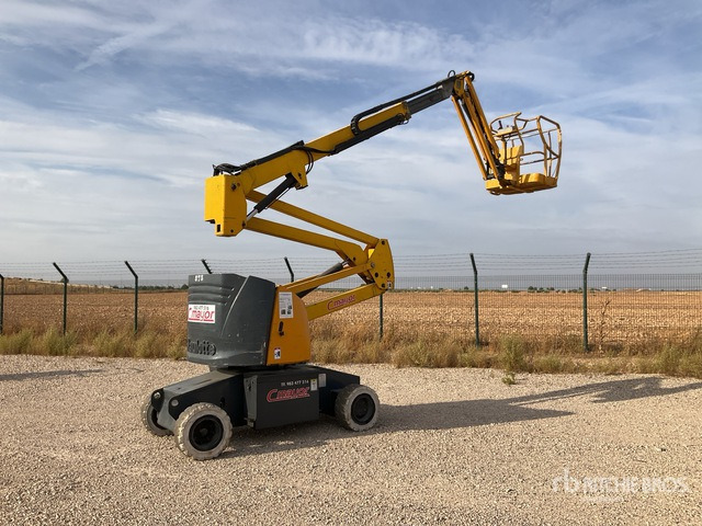 2006 Haulotte HA15IP 2WD Electric Articulating Boom Lift - Articulated boom: picture 1 2006 Haulotte HA15IP 2WD Electric Articulating Boom Lift - Articulated boom: picture 1