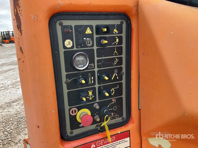 2006 JLG E400AN 2WD Electric Articulating Boom Lift - Articulated boom: picture 5 2006 JLG E400AN 2WD Electric Articulating Boom Lift - Articulated boom: picture 5