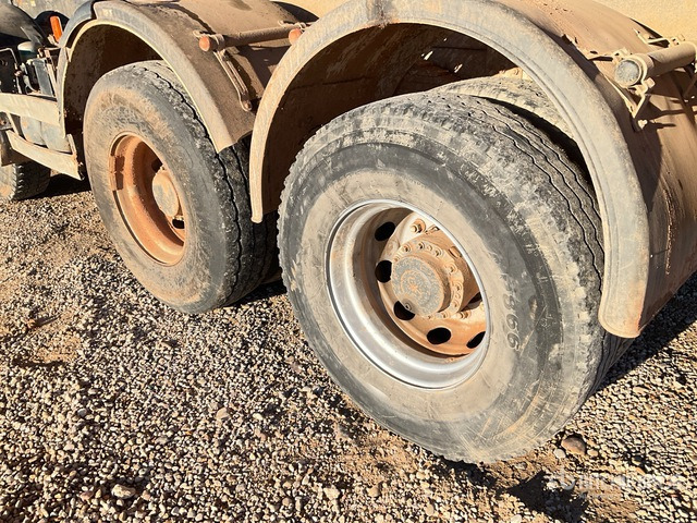 2007 Renault Kerax 410.42 8x4 Twin-Steer Tri/A Dump Truck - Tipper: picture 5 2007 Renault Kerax 410.42 8x4 Twin-Steer Tri/A Dump Truck - Tipper: picture 5