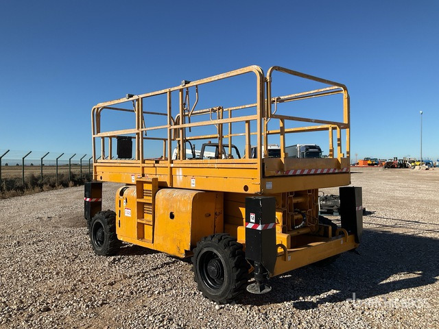 2011 Haulotte H12SX Scissor Lift - Scissor lift: picture 3 2011 Haulotte H12SX Scissor Lift - Scissor lift: picture 3