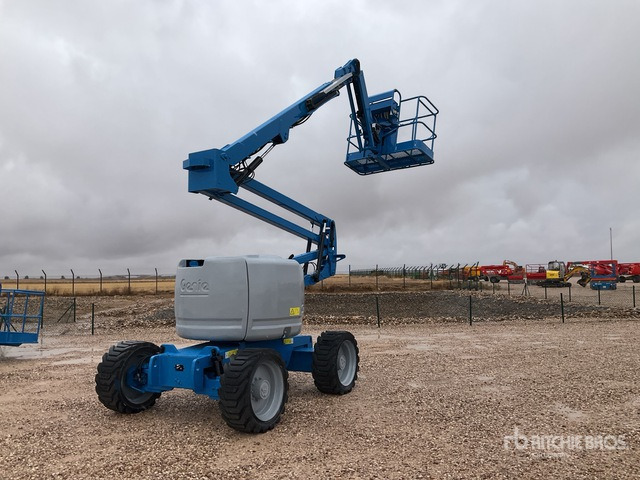2013 Genie Z45/25J 4WD Diesel Articulating Boom Lift - Articulated boom: picture 2 2013 Genie Z45/25J 4WD Diesel Articulating Boom Lift - Articulated boom: picture 2
