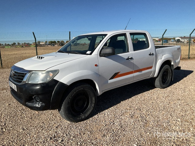2015 Toyota Hilux 4x4 Crew Cab Pickup - Pickup truck: picture 2 2015 Toyota Hilux 4x4 Crew Cab Pickup - Pickup truck: picture 2