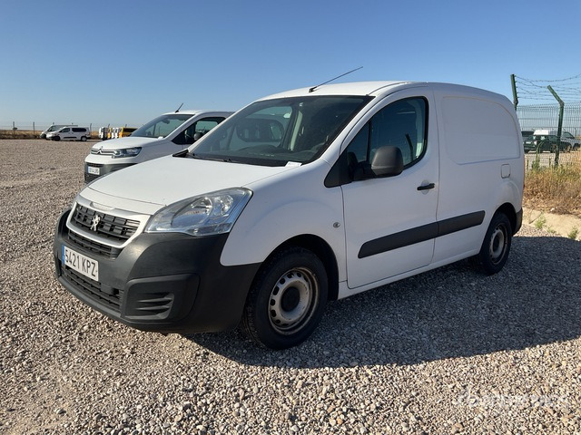 2019 Peugeot Partner Cargo Van - Small van: picture 2 2019 Peugeot Partner Cargo Van - Small van: picture 2