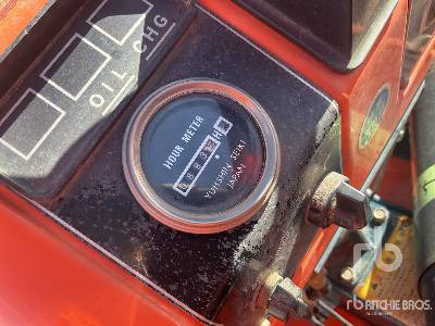 Farm tractor KUBOTA 4WD Quantity of (2): picture 19