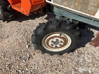 Farm tractor KUBOTA 4WD Quantity of (2): picture 44