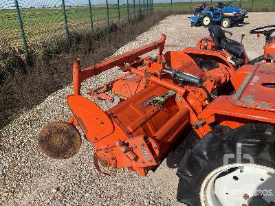Farm tractor KUBOTA 4WD Quantity of (2): picture 6