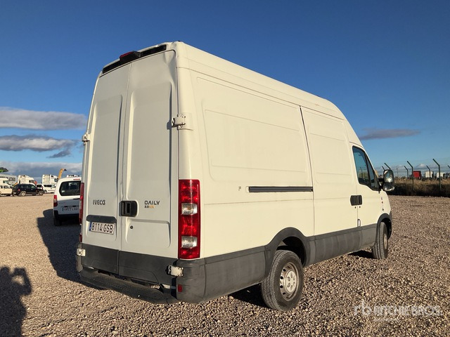 2009 Iveco Daily 35S13 Cargo Van - Van: picture 3 2009 Iveco Daily 35S13 Cargo Van - Van: picture 3
