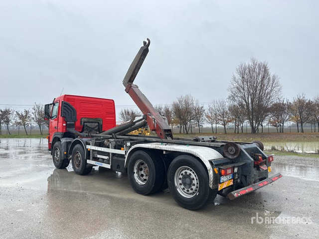 2003 Volvo FM12 8x2 Roll-Off Truck - Hook lift truck: picture 2 2003 Volvo FM12 8x2 Roll-Off Truck - Hook lift truck: picture 2