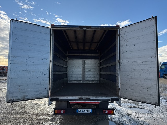 2005 Renault Mascott 160.65 4x2 Curtain Side Truck - Curtainsider truck: picture 4 2005 Renault Mascott 160.65 4x2 Curtain Side Truck - Curtainsider truck: picture 4