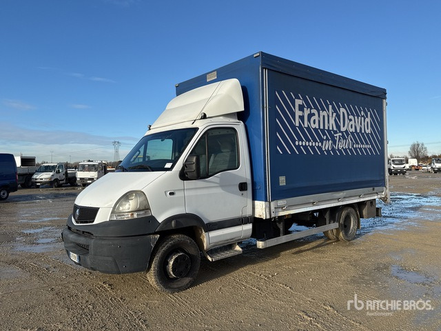 2005 Renault Mascott 160.65 4x2 Curtain Side Truck - Curtainsider truck: picture 1 2005 Renault Mascott 160.65 4x2 Curtain Side Truck - Curtainsider truck: picture 1