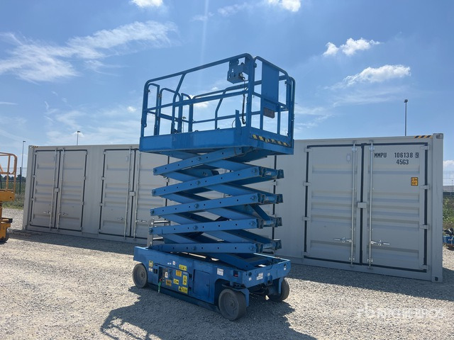 2010 Genie GS-3246 Electric Scissor Lift - Scissor lift: picture 1 2010 Genie GS-3246 Electric Scissor Lift - Scissor lift: picture 1