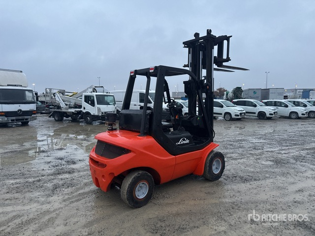 2010 Linde H30 3000 kg Forklift - Forklift: picture 3 2010 Linde H30 3000 kg Forklift - Forklift: picture 3