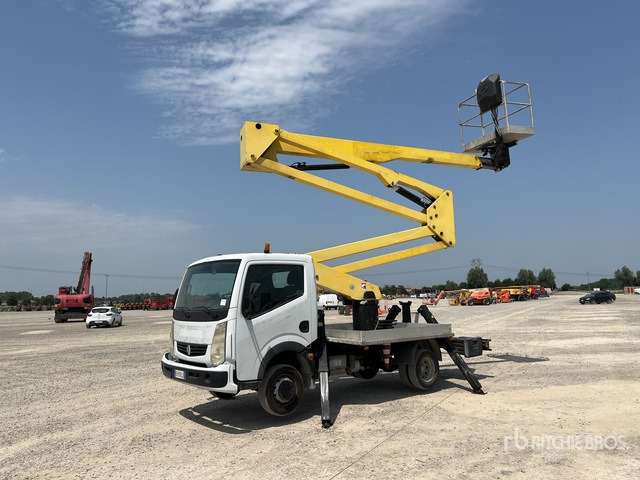 2011 Renault Maxity 2011 Socage DA320 20 m on Bucket Truck - Truck mounted aerial platform: picture 1 2011 Renault Maxity 2011 Socage DA320 20 m on Bucket Truck - Truck mounted aerial platform: picture 1