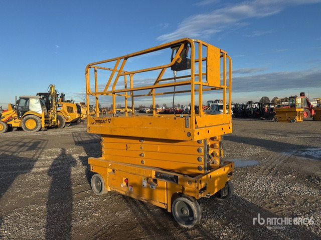2016 Haulotte Compact12 Electric (Inoperable) Scissor Lift - Scissor lift: picture 1 2016 Haulotte Compact12 Electric (Inoperable) Scissor Lift - Scissor lift: picture 1