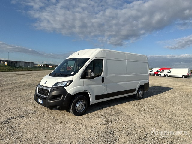 2020 Peugeot Boxer 333 L3H2 2.2 BLUEHDU 140CV S&S Van Truck - Small van: picture 1 2020 Peugeot Boxer 333 L3H2 2.2 BLUEHDU 140CV S&S Van Truck - Small van: picture 1
