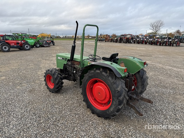 Fendt 205 4WD Tractor - Farm tractor: picture 2 Fendt 205 4WD Tractor - Farm tractor: picture 2