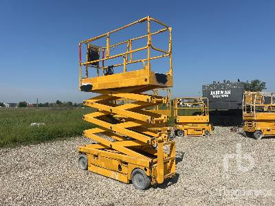 HAULOTTE COMPACT 10 Electric Electric - Scissor lift: picture 3 HAULOTTE COMPACT 10 Electric Electric - Scissor lift: picture 3