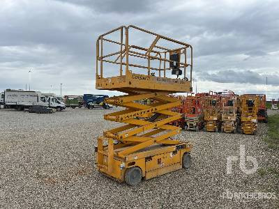 HAULOTTE COMPACT 10 Electric - Scissor lift: picture 3 HAULOTTE COMPACT 10 Electric - Scissor lift: picture 3