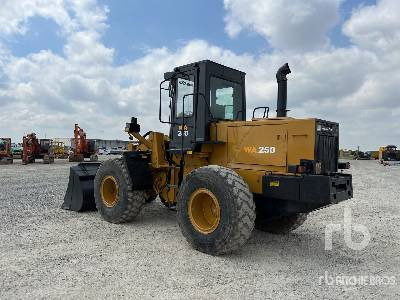 KOMATSU WA250-1 - Wheel loader: picture 2 KOMATSU WA250-1 - Wheel loader: picture 2