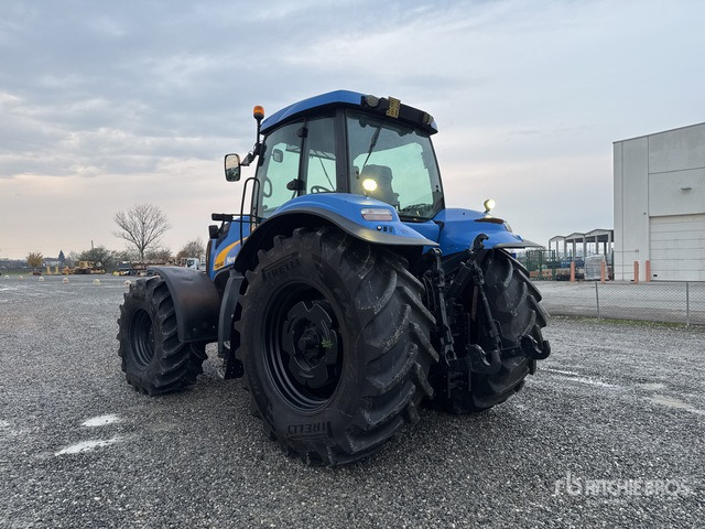New Holland 8040 4WD Tractor - Farm tractor: picture 2 New Holland 8040 4WD Tractor - Farm tractor: picture 2