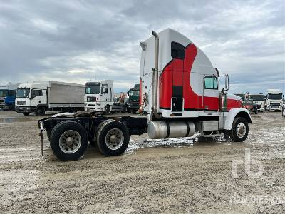 FREIGHTLINER 6x4 - Tractor unit: picture 3 FREIGHTLINER 6x4 - Tractor unit: picture 3