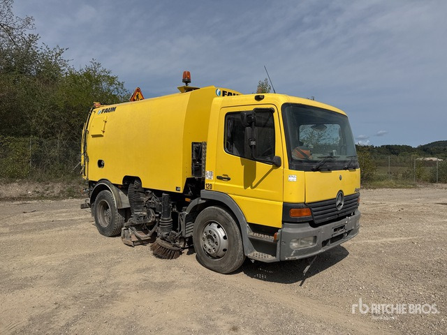 2002 Mercedes-Benz Atego 2001 Faun VIAJET 6 R/L on Balayeuse Sweeper Truck - Road sweeper: picture 1 2002 Mercedes-Benz Atego 2001 Faun VIAJET 6 R/L on Balayeuse Sweeper Truck - Road sweeper: picture 1