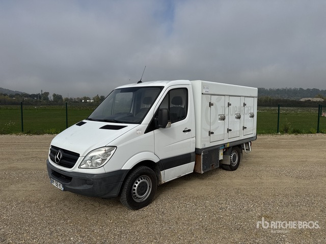2011 Mercedes-Benz Sprinter 4x2 Camion Frigorifique 4x2 Refrigerated Truck - Refrigerator truck: picture 1 2011 Mercedes-Benz Sprinter 4x2 Camion Frigorifique 4x2 Refrigerated Truck - Refrigerator truck: picture 1