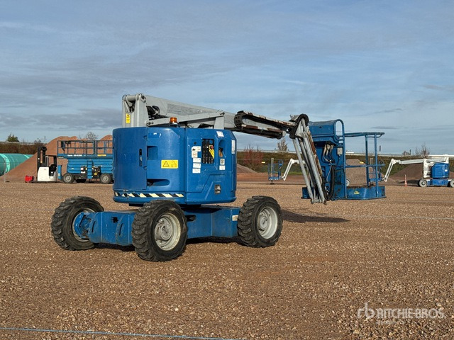 2012 Genie Z34/22 4WD Diesel Nacelle Articulee Articulating Boom Lift - Articulated boom: picture 2 2012 Genie Z34/22 4WD Diesel Nacelle Articulee Articulating Boom Lift - Articulated boom: picture 2