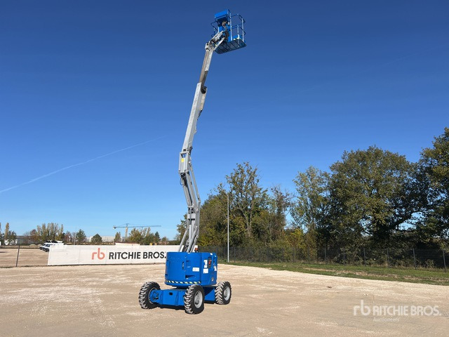 2012 Genie Z34/22 4WD Diesel Nacelle Articulee Articulating Boom Lift - Articulated boom: picture 3 2012 Genie Z34/22 4WD Diesel Nacelle Articulee Articulating Boom Lift - Articulated boom: picture 3