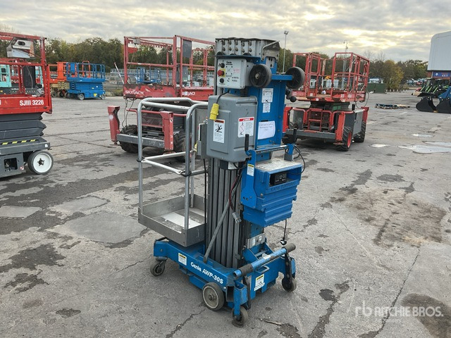 2002 Genie AWP30S Vertical Mast Lift - Vertical mast lift: picture 3 2002 Genie AWP30S Vertical Mast Lift - Vertical mast lift: picture 3
