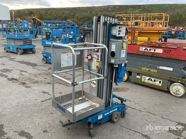 2002 Genie AWP30S Vertical Mast Lift - Vertical mast lift: picture 1 2002 Genie AWP30S Vertical Mast Lift - Vertical mast lift: picture 1